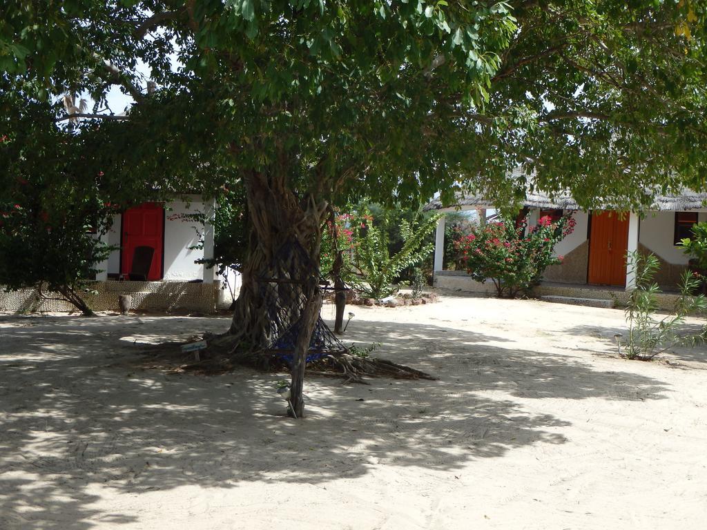 Bazouk Du Saloum Ecolodge Mar Lodj Bilik gambar