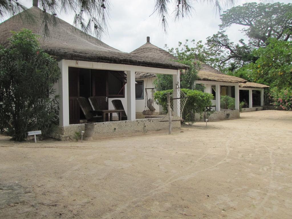Bazouk Du Saloum Ecolodge Mar Lodj Bilik gambar