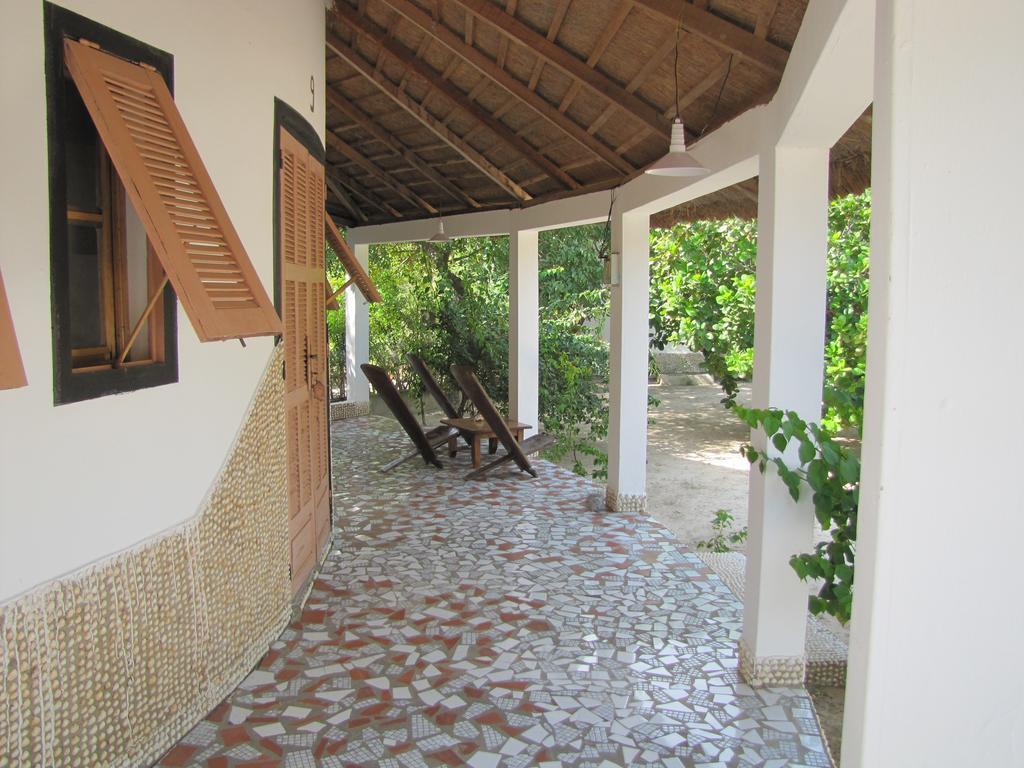 Bazouk Du Saloum Ecolodge Mar Lodj Bilik gambar